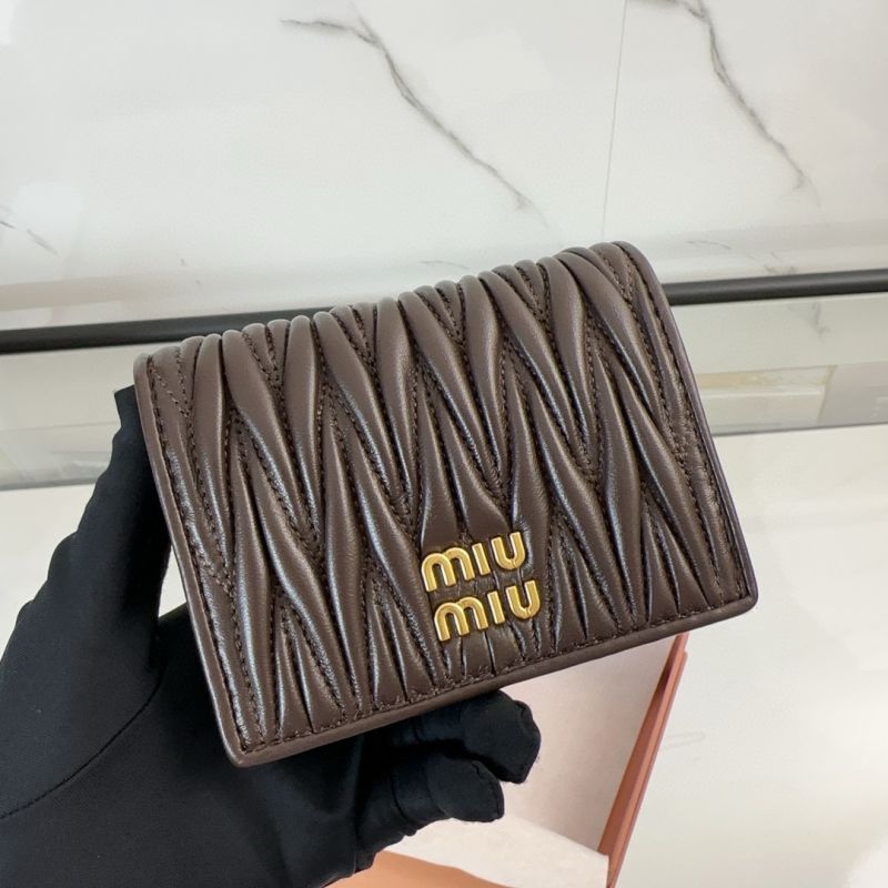 Miu Miu Taschentasche aus Nappa Leder-Chocolate