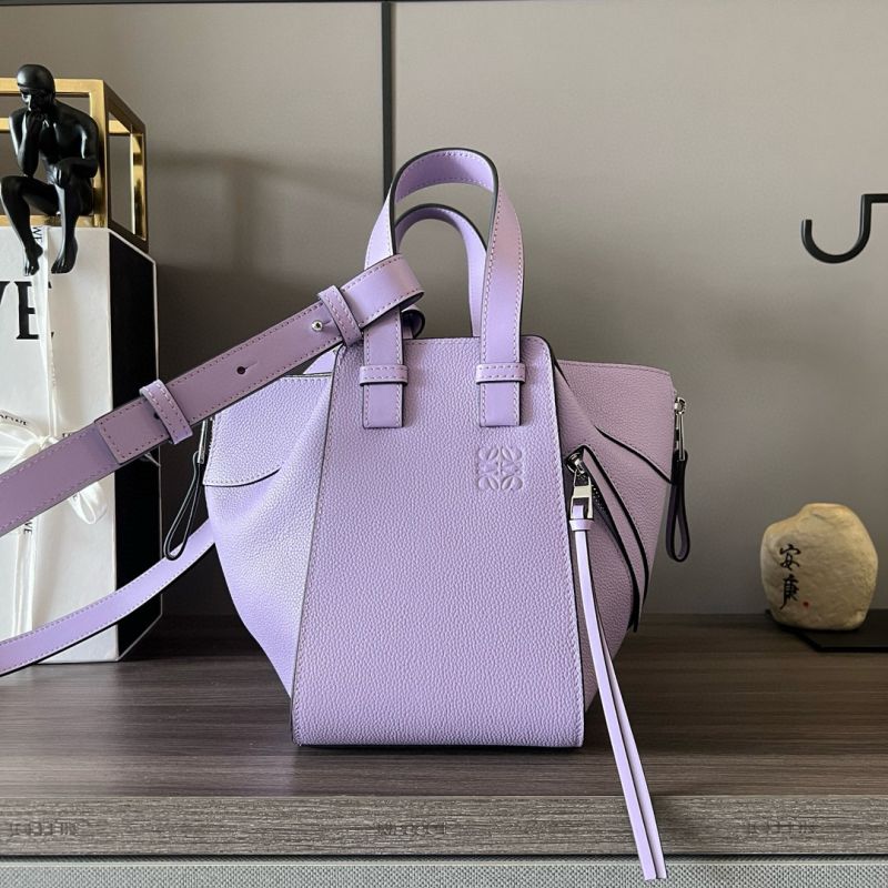 Loewe Compact Hammock bag in soft grained calfskin-Light purple
