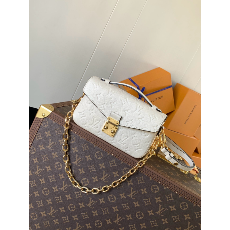 M22942 Pochette Métis East West