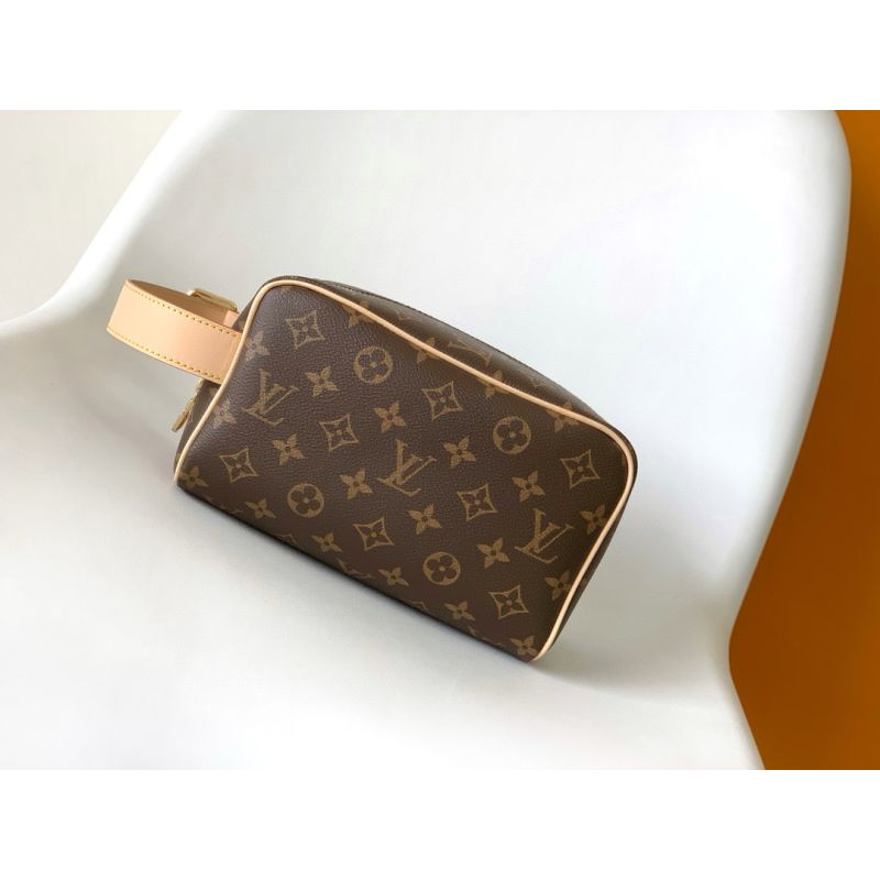 M83112 Trousse Toilette Locker Dopp Kit