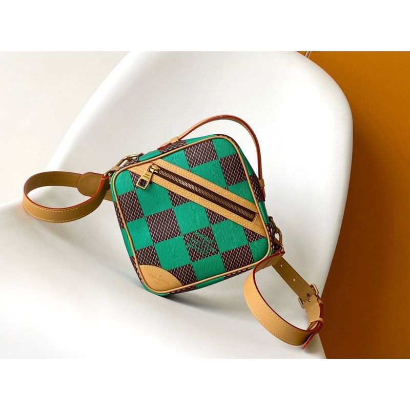 N40563 Chess Messenger 